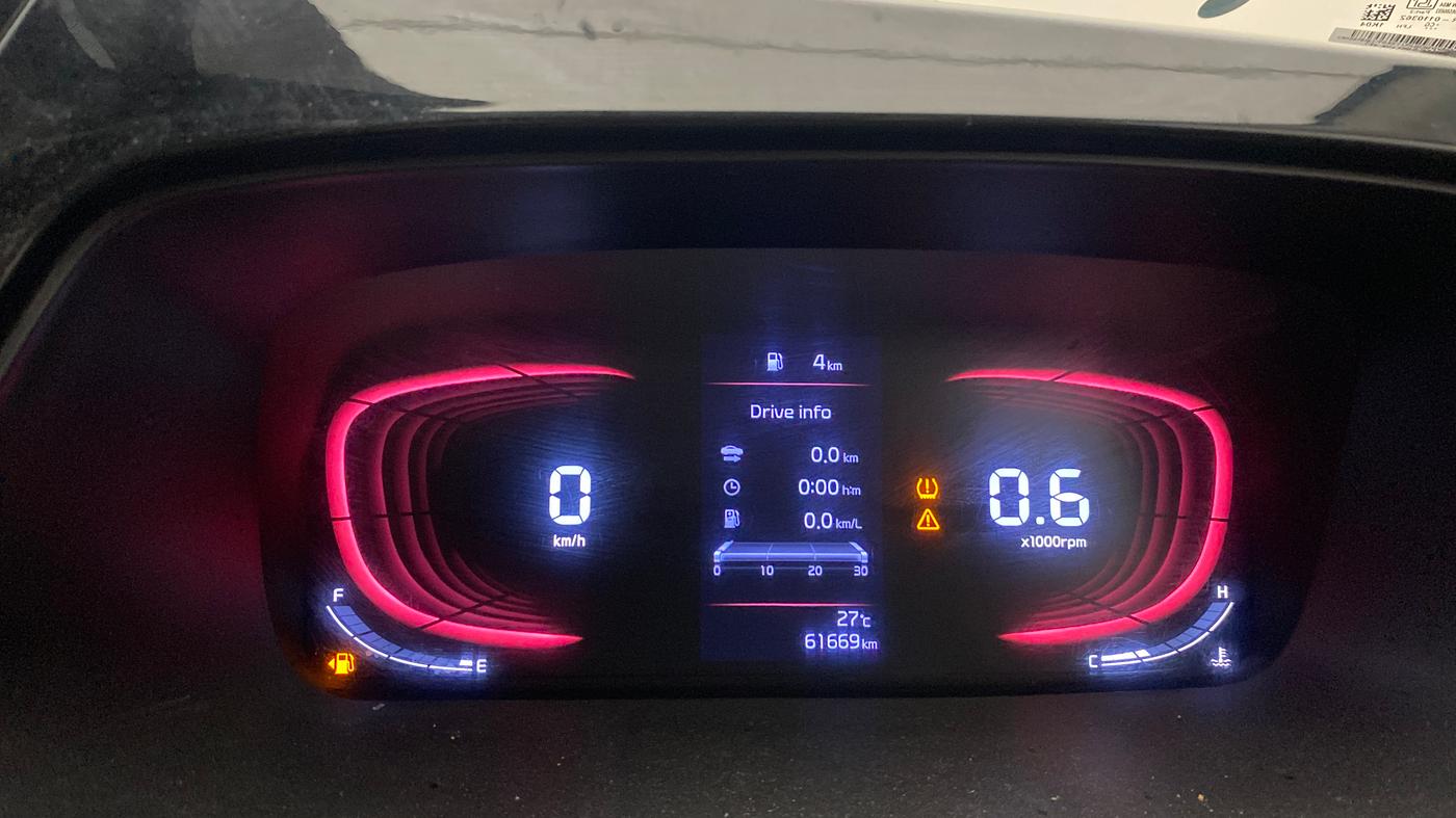 2022 KIA CARENS LUXURY PLUS 1.4 PETROL 7 STR, Petrol, Manual, 61,668 km, Odometer Image