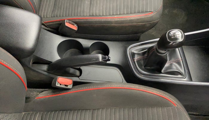 2022 Hyundai NEW I20 SPORTZ 1.2 MT, Petrol, Manual, 42,074 km, Gear Lever