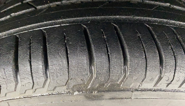 2022 Hyundai NEW I20 SPORTZ 1.2 MT, Petrol, Manual, 42,074 km, Left Rear Tyre Tread