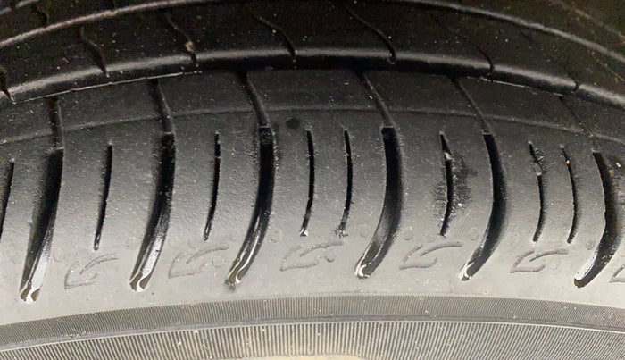 2022 Hyundai NEW I20 SPORTZ 1.2 MT, Petrol, Manual, 42,074 km, Right Front Tyre Tread