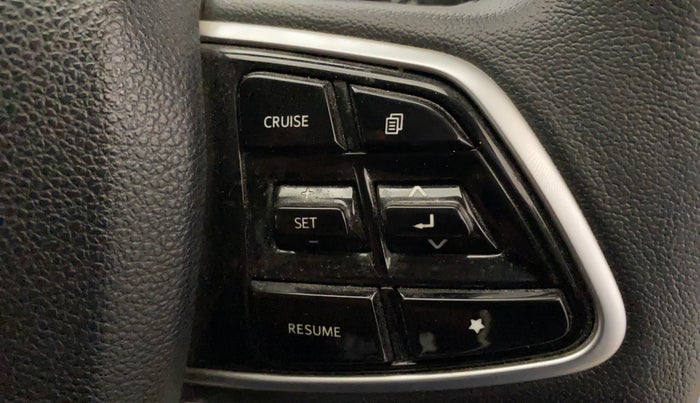 2023 Mahindra XUV700 AX 7 D MT 7 STR, Diesel, Manual, 47,576 km, Adaptive Cruise Control