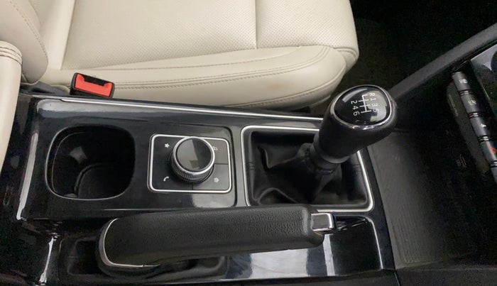 2023 Mahindra XUV700 AX 7 D MT 7 STR, Diesel, Manual, 47,576 km, Gear Lever