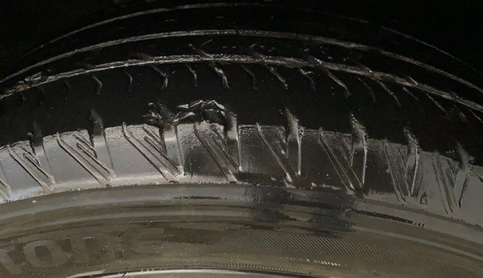 2023 Mahindra XUV700 AX 7 D MT 7 STR, Diesel, Manual, 47,576 km, Right Front Tyre Tread