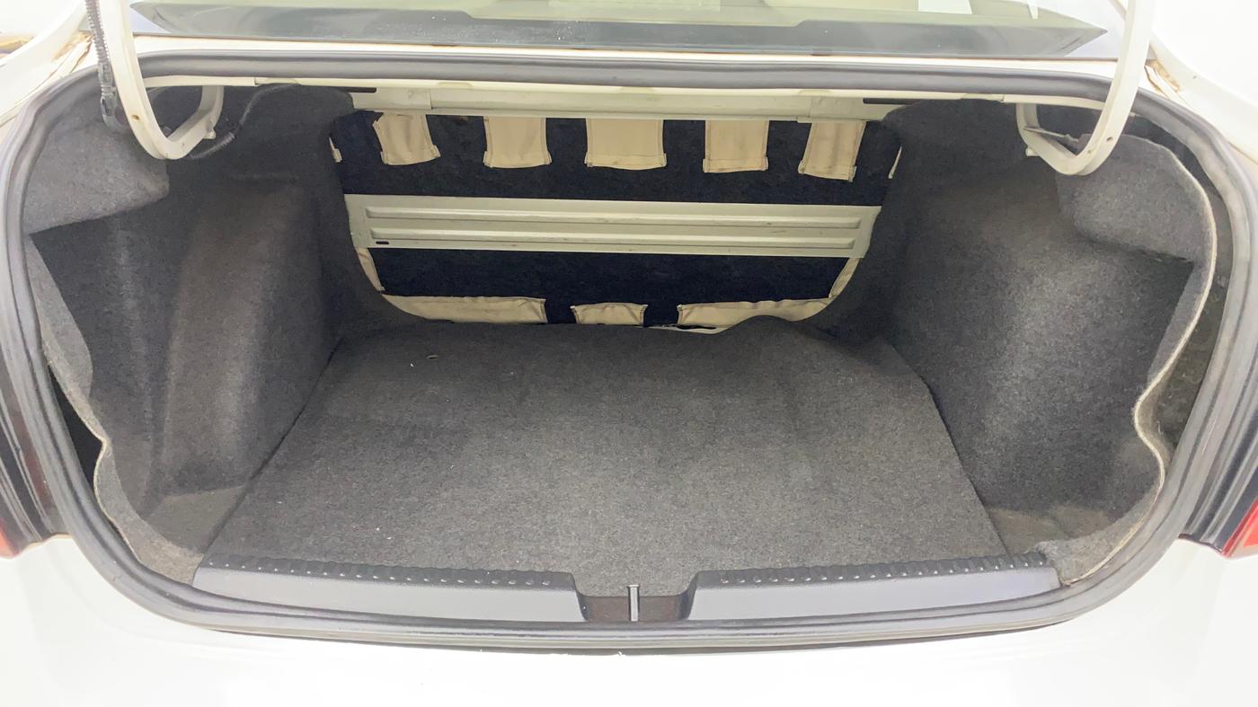 2013 Skoda Rapid AMBITION 1.6 TDI CR MT PLUS ALLOY, Diesel, Manual, 1,19,608 km, Boot Inside