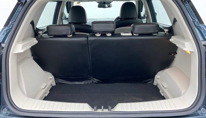 2019 Mahindra XUV300 W8 (O) Dual tone Diesel, Diesel, Manual, 30,833 km, Boot Inside View