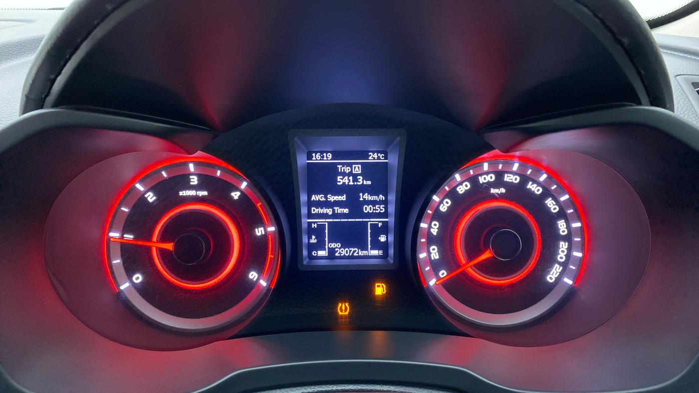 2019 Mahindra XUV300 W8 (O) Dual tone Diesel, Diesel, Manual, 30,833 km, Odometer View