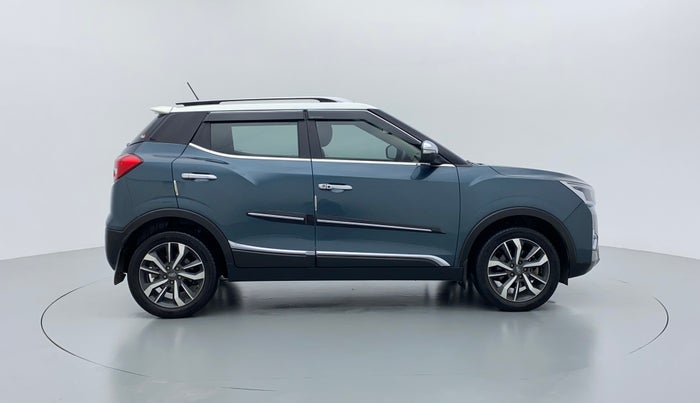 2019 Mahindra XUV300 W8 (O) Dual tone Diesel, Diesel, Manual, 30,833 km, Right Side View