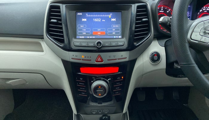 2019 Mahindra XUV300 W8 (O) Dual tone Diesel, Diesel, Manual, 30,833 km, Air Conditioner