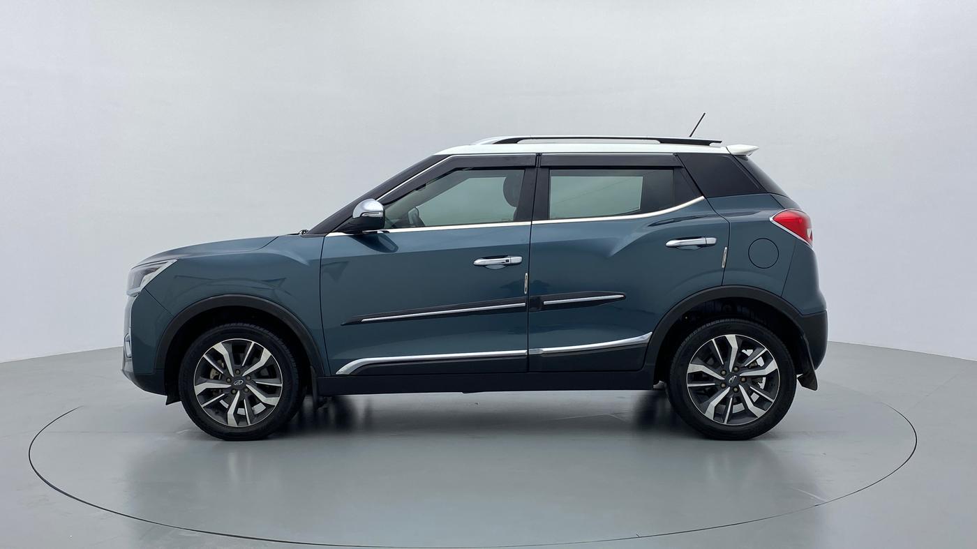 2019 Mahindra XUV300 W8 (O) Dual tone Diesel, Diesel, Manual, 30,833 km, Left Side View