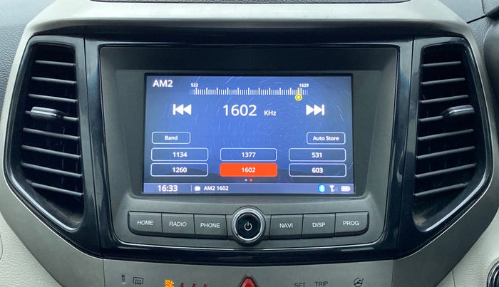 2019 Mahindra XUV300 W8 (O) Dual tone Diesel, Diesel, Manual, 30,833 km, Infotainment System