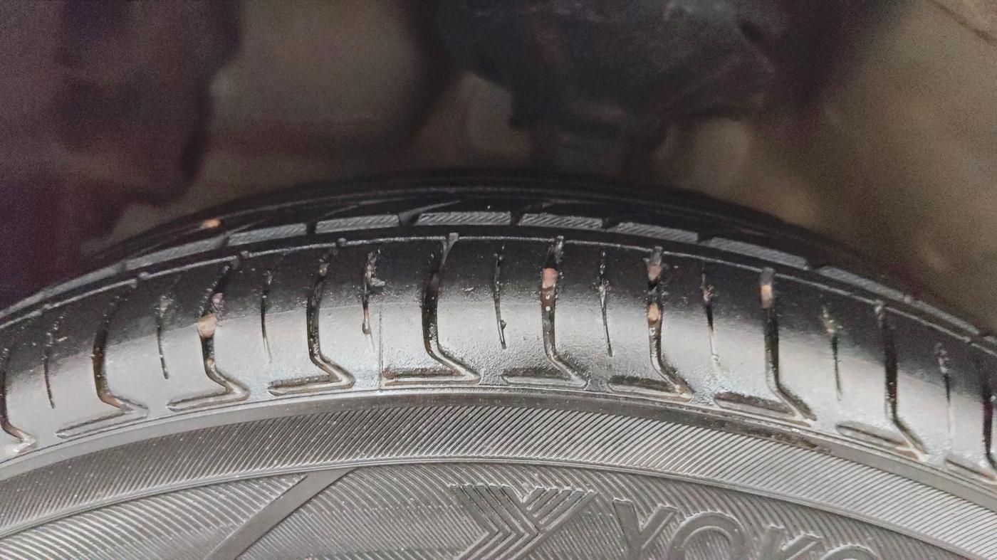 2020 Maruti Celerio X VXI AMT, CNG, Automatic, 76,297 km, Left Front Tyre Tread
