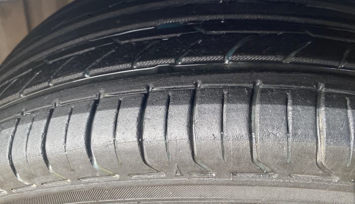 2021 Maruti S Cross ZETA 1.5, Petrol, Manual, 84,064 km, Left Front Tyre Tread