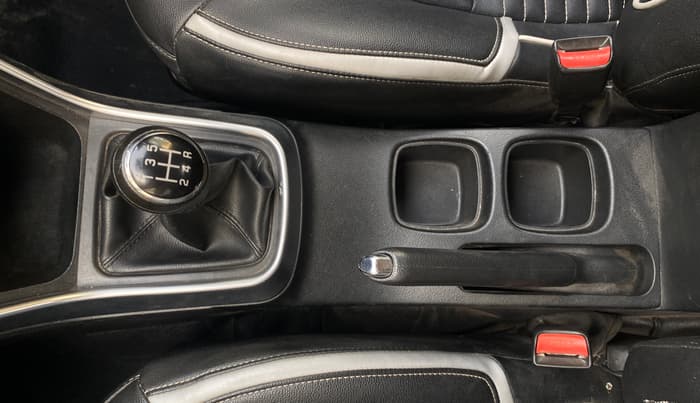 2021 Maruti S Cross ZETA 1.5, Petrol, Manual, 84,064 km, Gear Lever