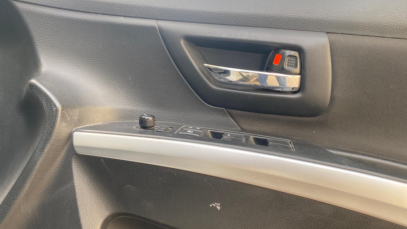 2021 Maruti S Cross ZETA 1.5, Petrol, Manual, 84,064 km, Driver Side Door Panels Control