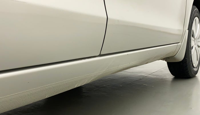 2018 Maruti Ertiga VXI ABS, Petrol, Manual, 46,232 km, Right running board - Slightly dented