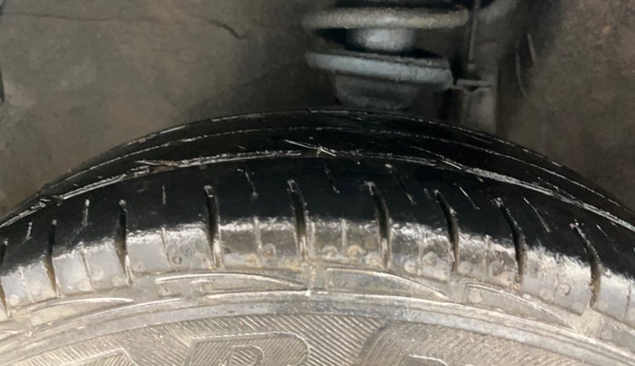 2014 Maruti Alto 800 LXI, Petrol, Manual, 50,616 km, Left Front Tyre Tread