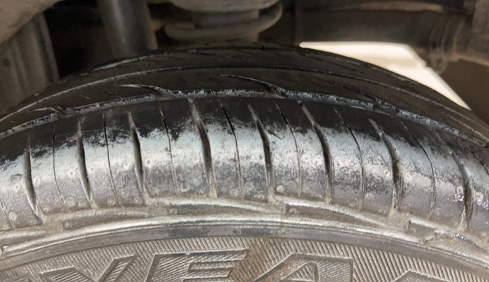 2014 Maruti Alto 800 LXI, Petrol, Manual, 50,616 km, Left Rear Tyre Tread