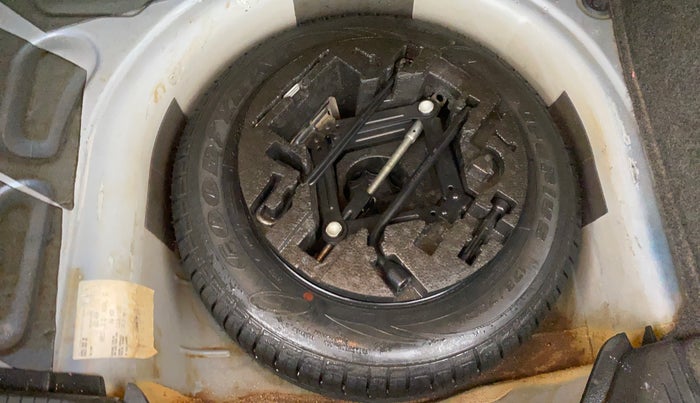 2016 Volkswagen Ameo HIGHLINE1.2L, Petrol, Manual, 94,889 km, Spare Tyre