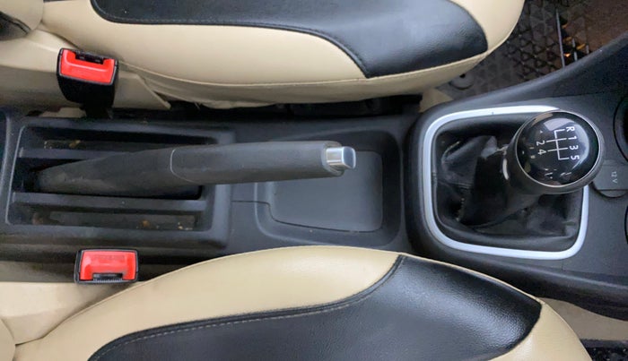 2016 Volkswagen Ameo HIGHLINE1.2L, Petrol, Manual, 94,889 km, Gear Lever