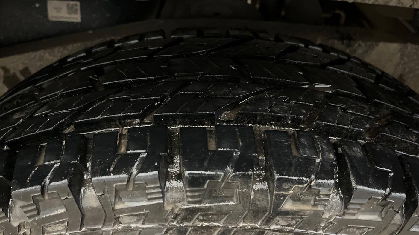 2023 Maruti JIMNY ALPHA ALL GRIP PRO MT, Petrol, Manual, 25,529 km, Left Rear Tyre Tread