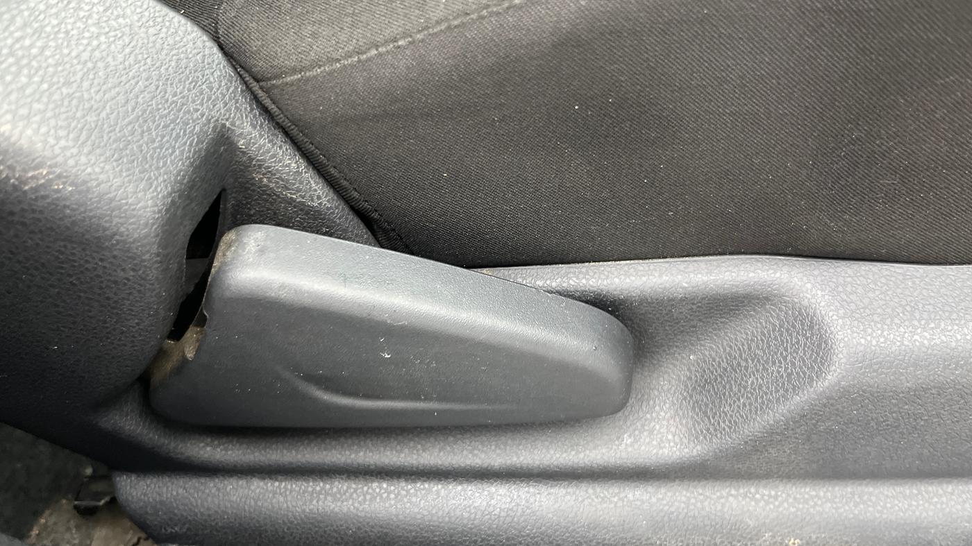 2016 Renault Kwid RXT 0.8, Petrol, Manual, 33,970 km, Driver Side Adjustment Panel