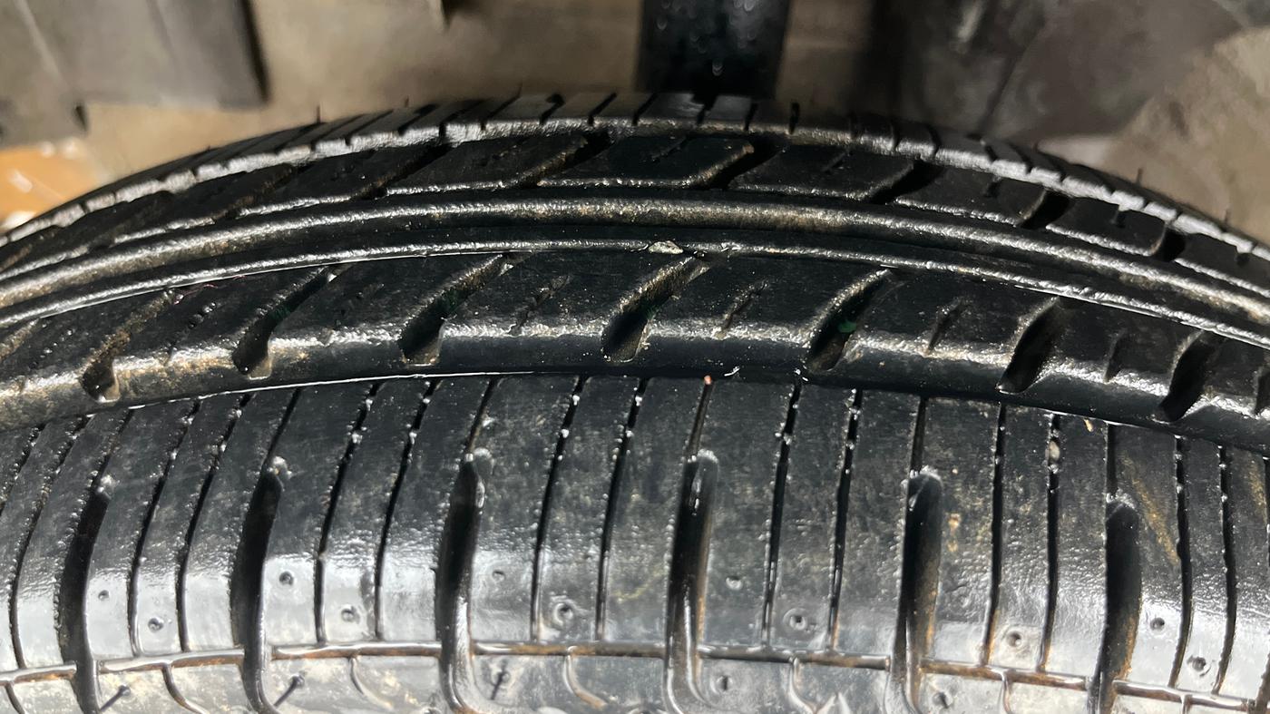 2016 Renault Kwid RXT 0.8, Petrol, Manual, 33,970 km, Left Front Tyre Tread