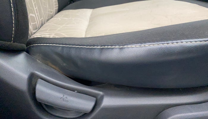 2019 Hyundai Grand i10 ASTA 1.2 KAPPA VTVT, Petrol, Manual, 35,158 km, Driver Side Adjustment Panel