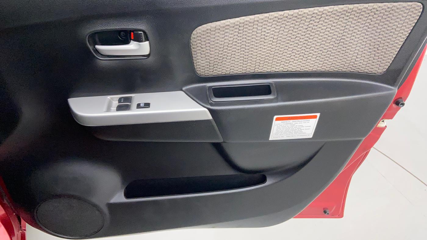 2015 Maruti Wagon R 1.0 LXI CNG, CNG, Manual, 42,790 km, Driver Side Door Panels Control