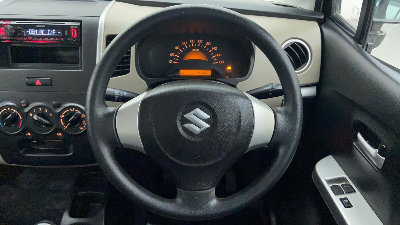 2015 Maruti Wagon R 1.0 LXI CNG, CNG, Manual, 42,790 km, Steering Wheel Close Up