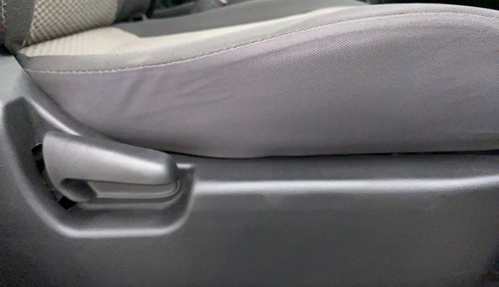 2015 Maruti Wagon R 1.0 LXI CNG, CNG, Manual, 42,790 km, Driver Side Adjustment Panel
