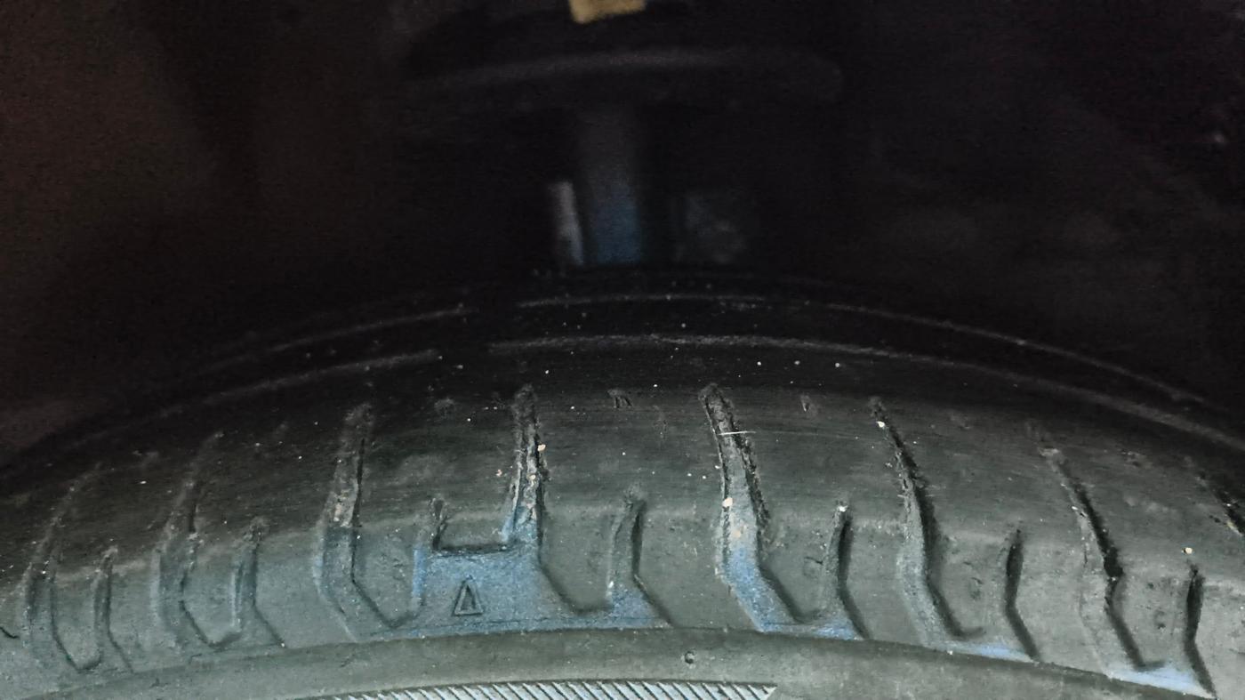 2024 Maruti Swift ZXi Plus, Petrol, Manual, 45,231 km, Right Front Tyre Tread