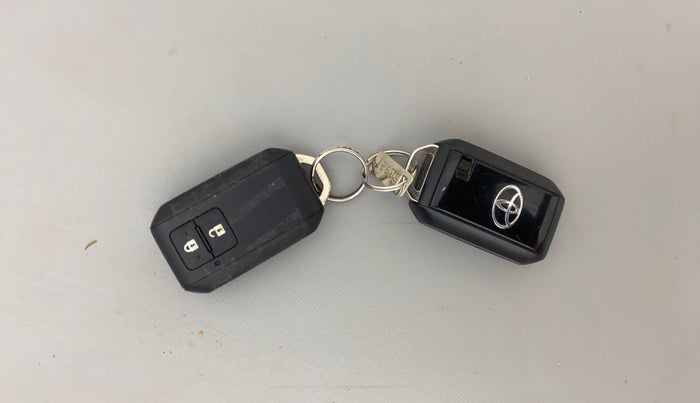 2023 Toyota Glanza V AMT, Petrol, Automatic, 29,377 km, Key Close Up