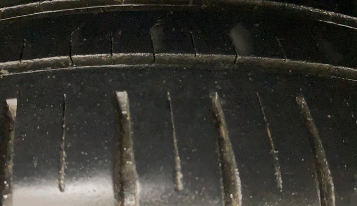 2023 Toyota Glanza V AMT, Petrol, Automatic, 29,377 km, Left Rear Tyre Tread