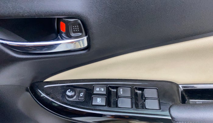 2023 Toyota Glanza V AMT, Petrol, Automatic, 29,377 km, Driver Side Door Panels Control