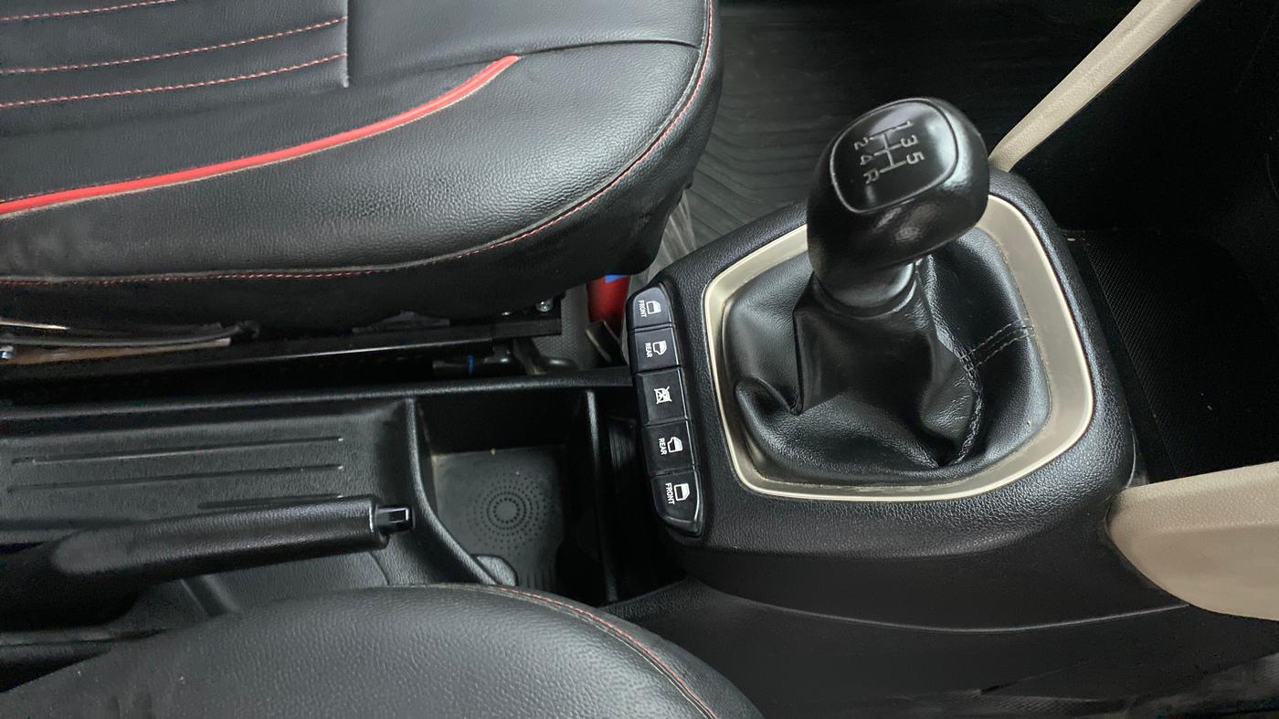 2020 Hyundai NEW SANTRO 1.1 SPORTZ MT CNG, CNG, Manual, 62,978 km, Gear Lever