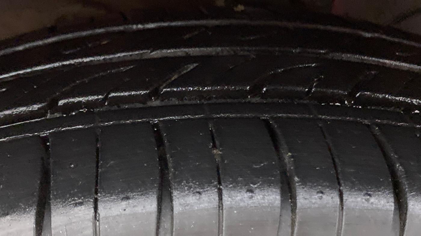2020 Hyundai NEW SANTRO 1.1 SPORTZ MT CNG, CNG, Manual, 62,978 km, Left Front Tyre Tread