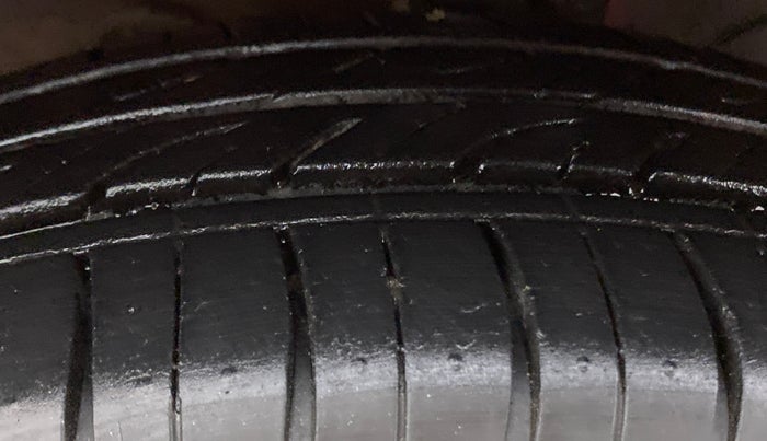 2020 Hyundai NEW SANTRO 1.1 SPORTZ MT CNG, CNG, Manual, 62,978 km, Left Front Tyre Tread