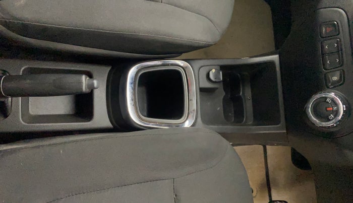 2017 Renault Kwid RXT 1.0 AMT, Petrol, Automatic, 67,812 km, Gear Lever