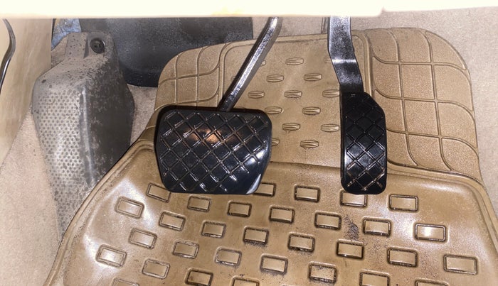 2016 Volkswagen Vento HIGHLINE PETROL AT, Petrol, Automatic, 1,21,926 km, Pedals