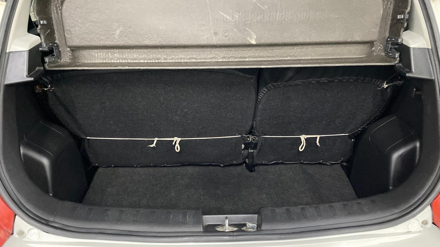 2015 Maruti Swift VXI, Petrol, Manual, 1,15,730 km, Boot Inside