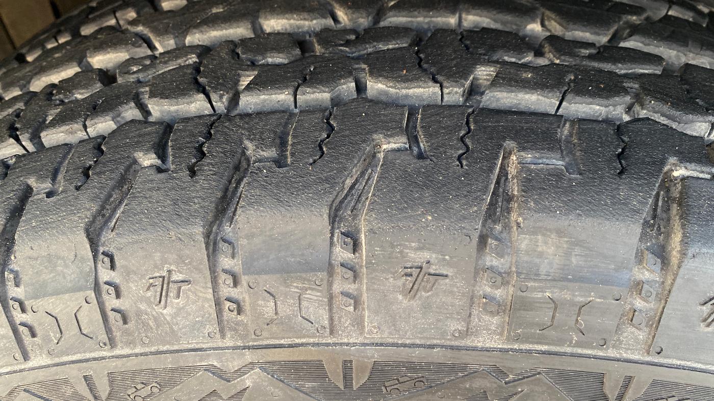 2021 Mahindra Thar LX PETROL HT 4WD AT, Petrol, Automatic, 68,712 km, Right Front Tyre Tread