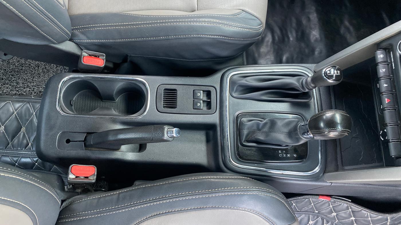 2021 Mahindra Thar LX PETROL HT 4WD AT, Petrol, Automatic, 68,712 km, Gear Lever