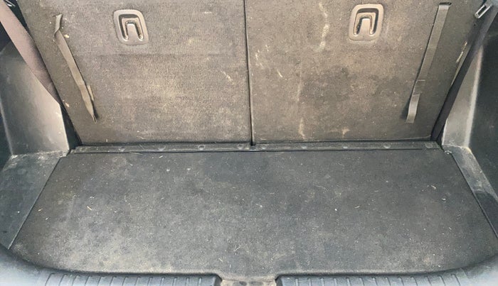 2022 KIA CARENS PREMIUM 1.4 PETROL 7 STR, Petrol, Manual, 39,112 km, Boot Inside