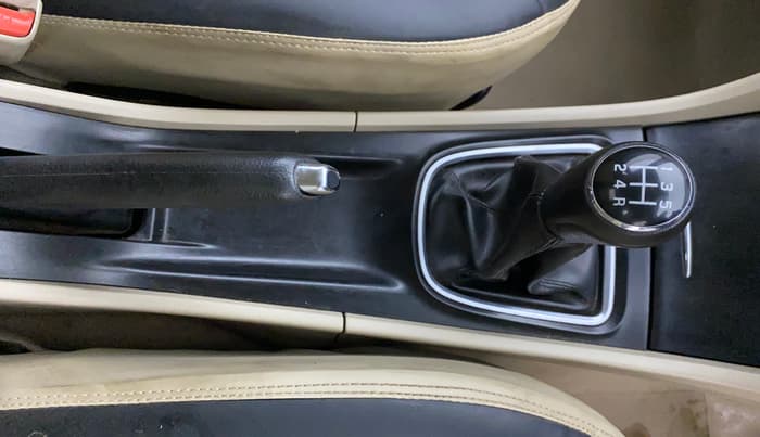 2018 Maruti Ciaz DELTA DIESEL 1.3, Diesel, Manual, 98,833 km, Gear Lever