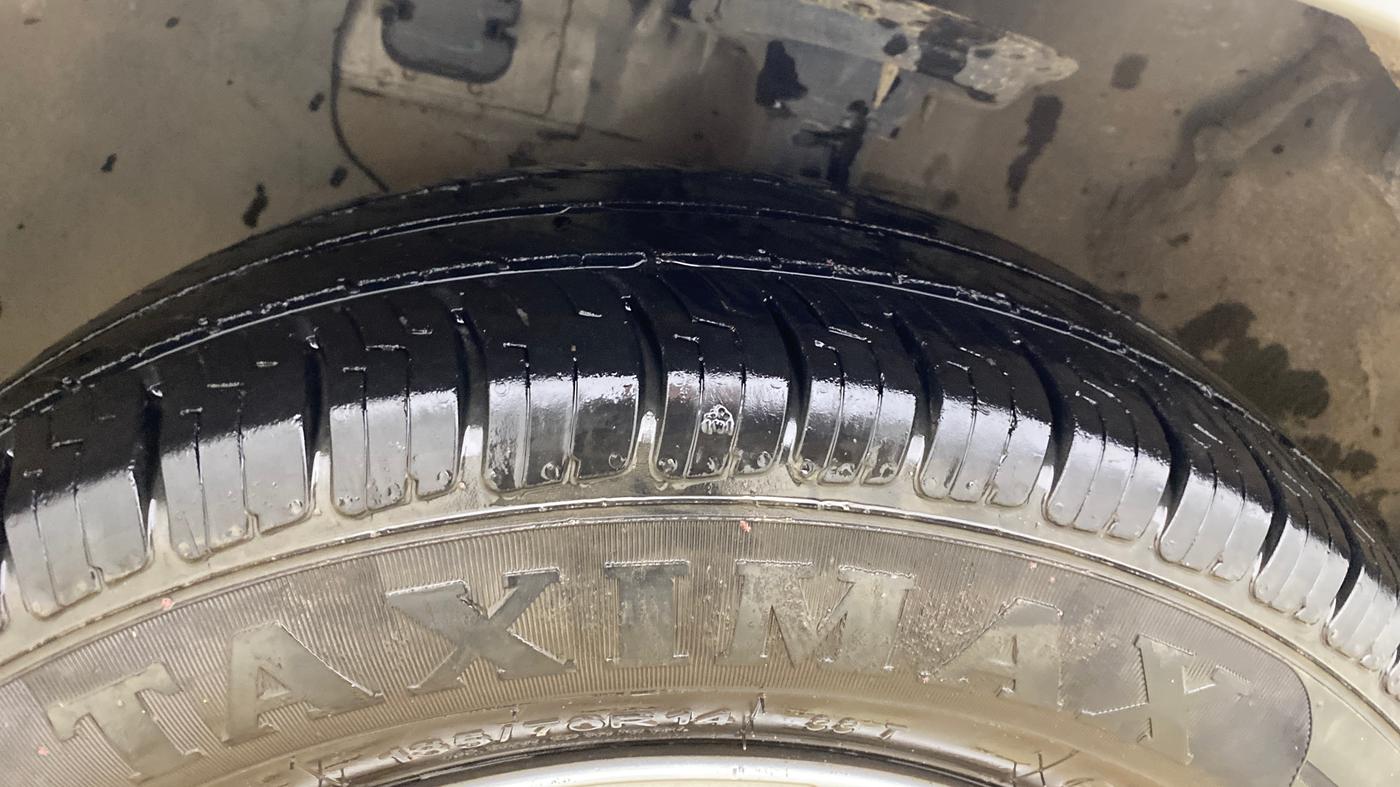 2016 Hyundai Elite i20 MAGNA 1.2, Petrol, Manual, 85,632 km, Left Front Tyre Tread