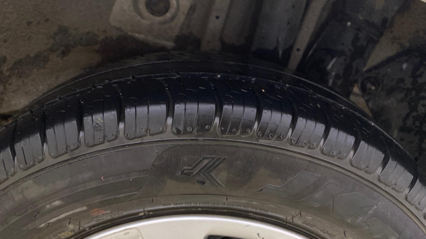 2016 Hyundai Elite i20 MAGNA 1.2, Petrol, Manual, 85,632 km, Left Rear Tyre Tread