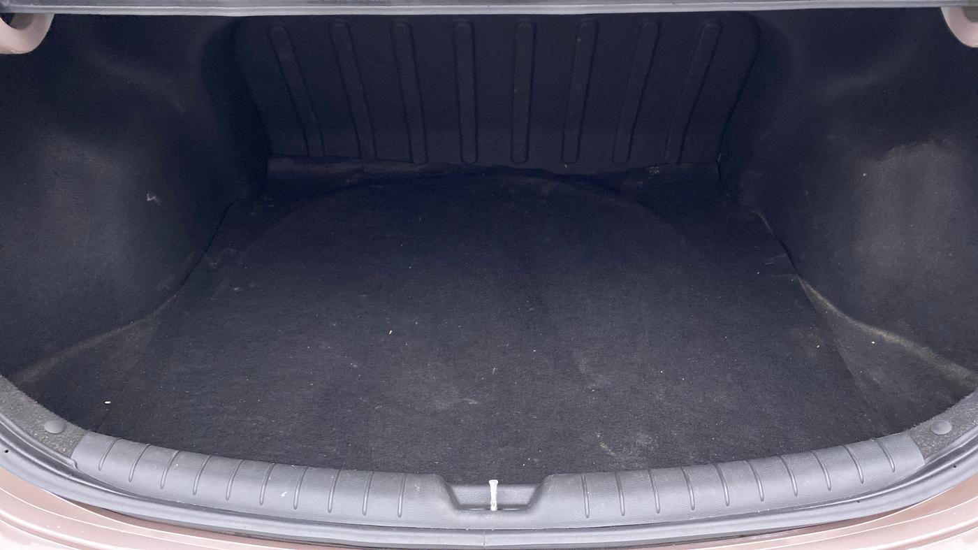 2017 Hyundai Verna 1.6 SX VTVT, Petrol, Manual, 89,065 km, Boot Inside