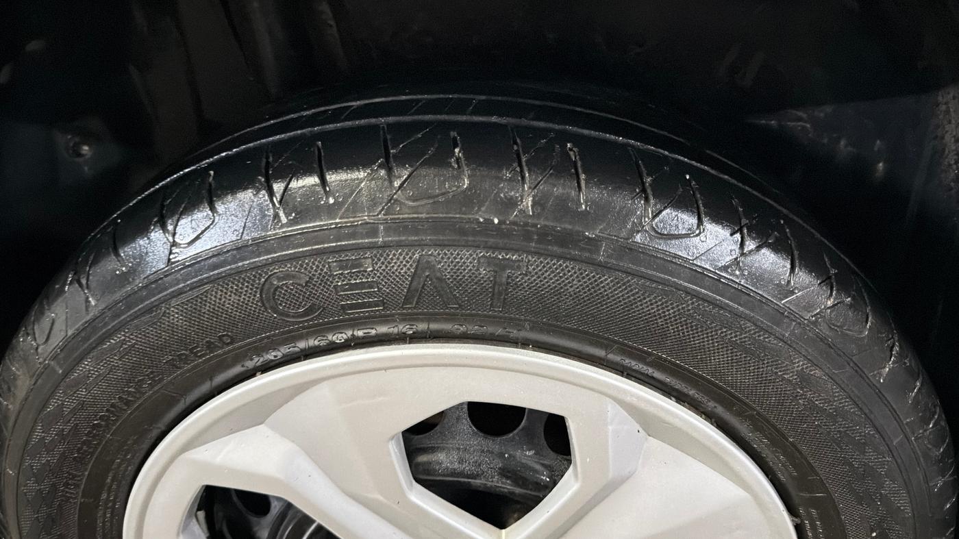 2021 Maruti Vitara Brezza VXI, Petrol, Manual, 1,13,698 km, Right Rear Tyre Tread
