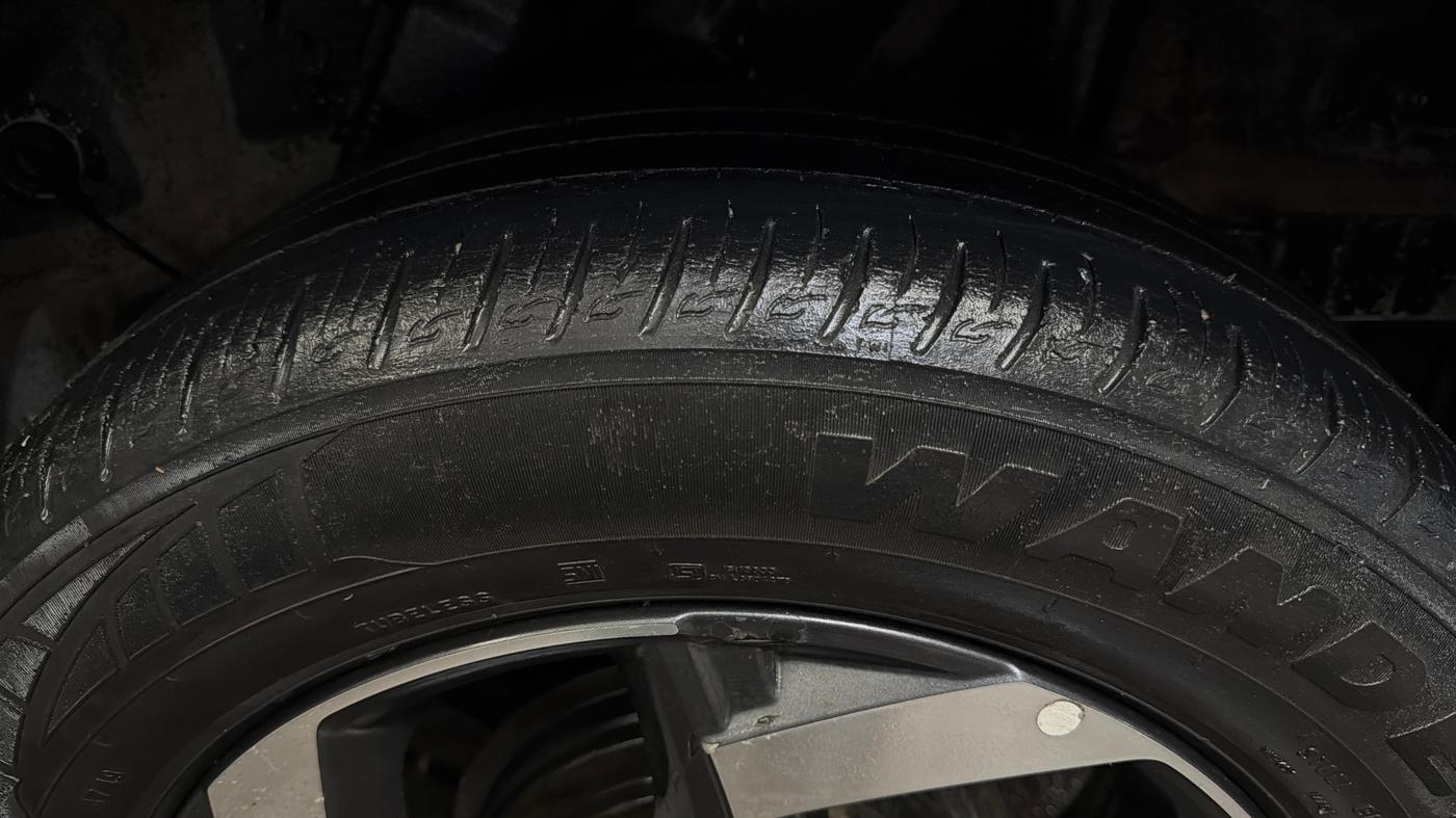 2020 Hyundai VENUE SX PLUS 1.0 TURBO DCT, Petrol, Automatic, 49,258 km, Left Rear Tyre Tread