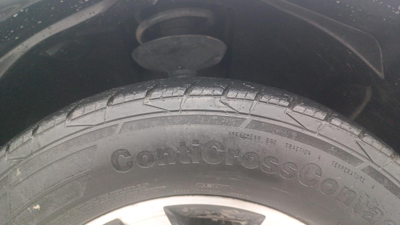 2013 Nissan Terrano XL D PLUS, Diesel, Manual, 1,37,777 km, Right Front Tyre Tread